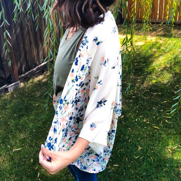 Kimono - Picture 2 of 3